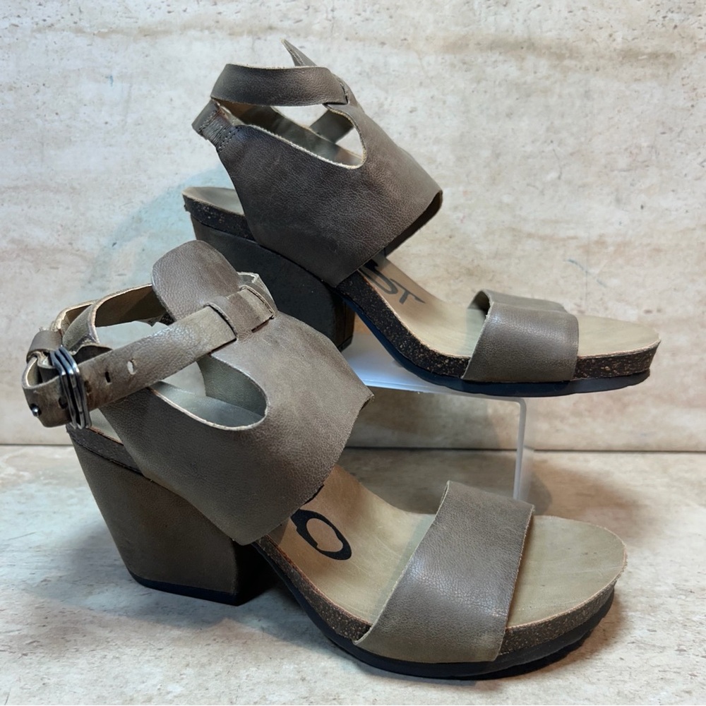 OTBT Women's Taupe Wedge Sandals‎